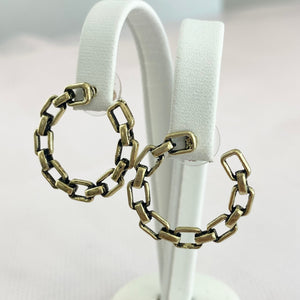 Gold Chunky Chain Circle Earrings.