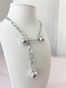 Chunky Chain Bobble Necklace in Silver.